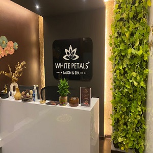 spa in marathahalli bangalore - white petals